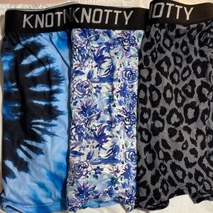 NWOT - Women’s stretchy Knotty Patterned Boxer Shorts- 3 Pair. XL